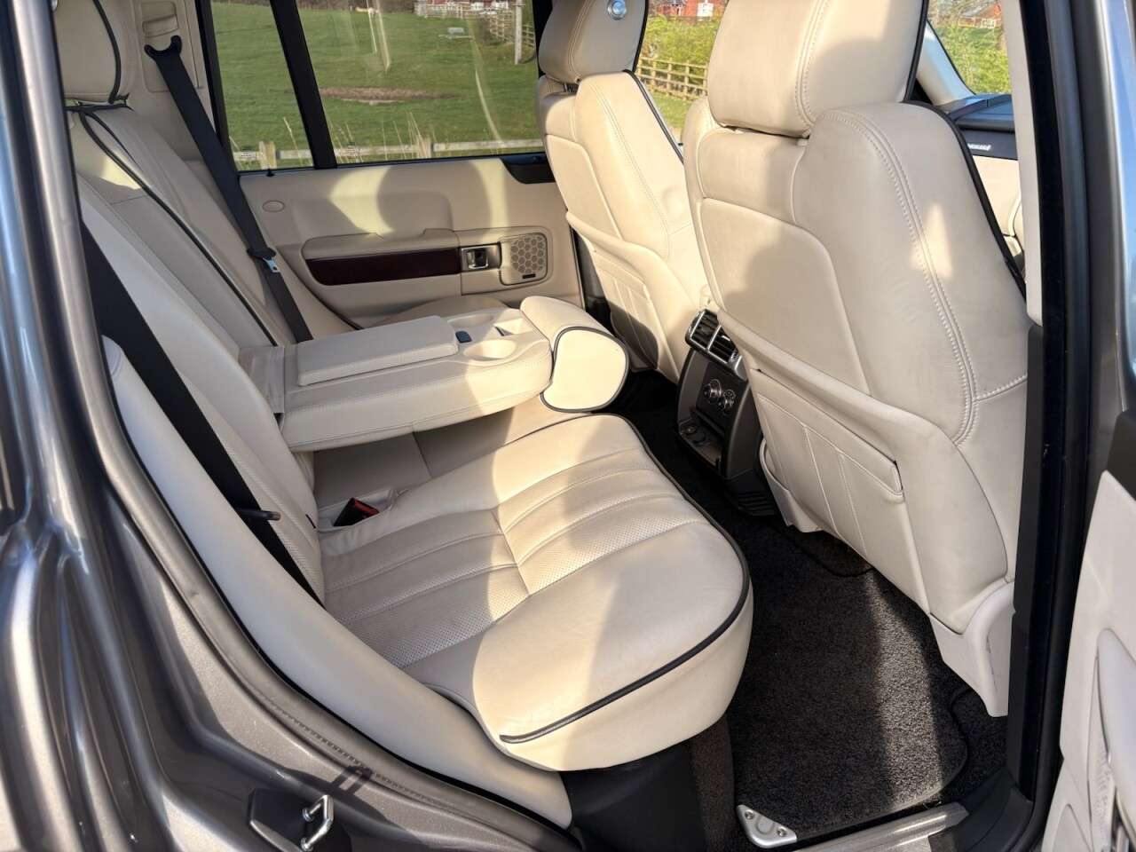 2011 LAND ROVER RANGE ROVER DIESEL ESTATE 2011 LAND ROVER RANGE ROVER DIESEL ESTATE