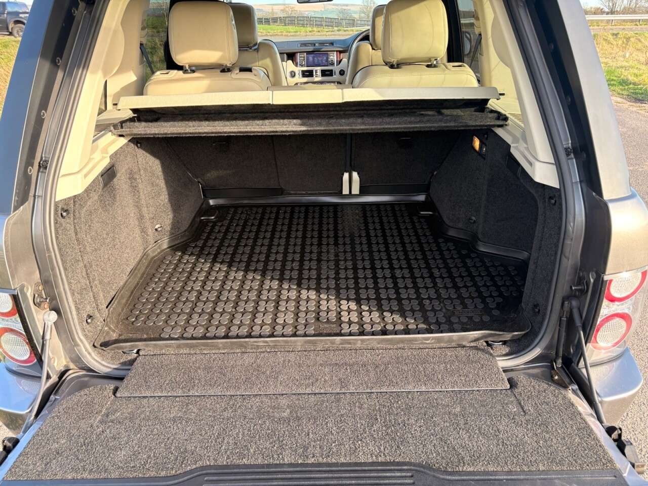 2011 LAND ROVER RANGE ROVER DIESEL ESTATE 2011 LAND ROVER RANGE ROVER DIESEL ESTATE