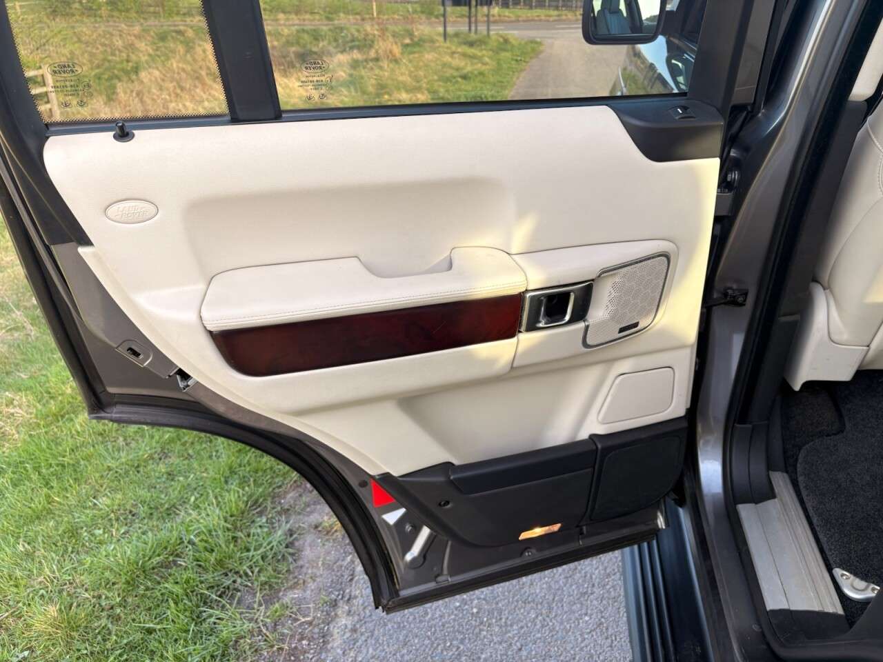 2011 LAND ROVER RANGE ROVER DIESEL ESTATE 2011 LAND ROVER RANGE ROVER DIESEL ESTATE