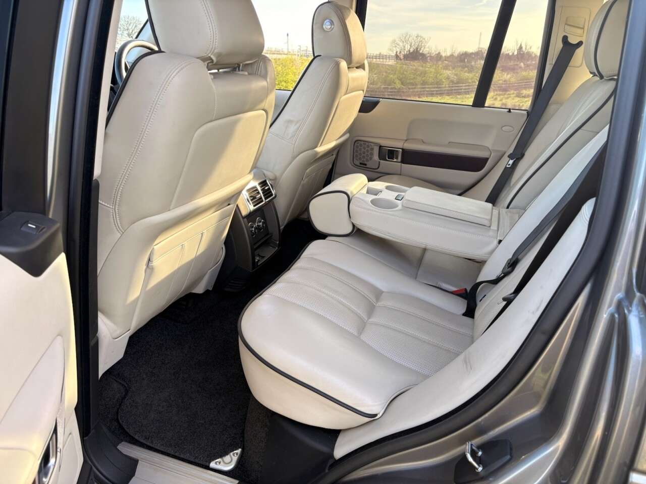 2011 LAND ROVER RANGE ROVER DIESEL ESTATE 2011 LAND ROVER RANGE ROVER DIESEL ESTATE