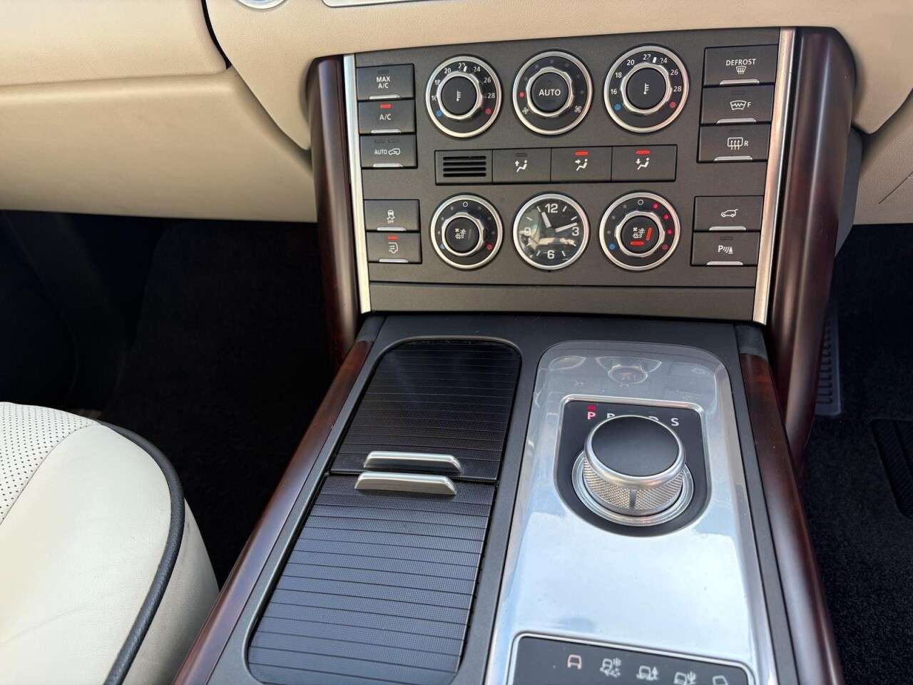 2011 LAND ROVER RANGE ROVER DIESEL ESTATE 2011 LAND ROVER RANGE ROVER DIESEL ESTATE