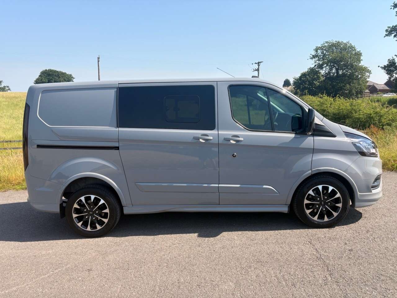 A 2023 FORD TRANSIT CUSTOM 2.0 320 EcoBlue Sport Crew Van Double Cab 5dr Diesel Auto L1 H1 Euro 6 (170 A 2023 FORD TRANSIT CUSTOM 2.0 320 EcoBlue Sport Crew Van Double Cab 5dr Diesel Auto L1 H1 Euro 6 (170