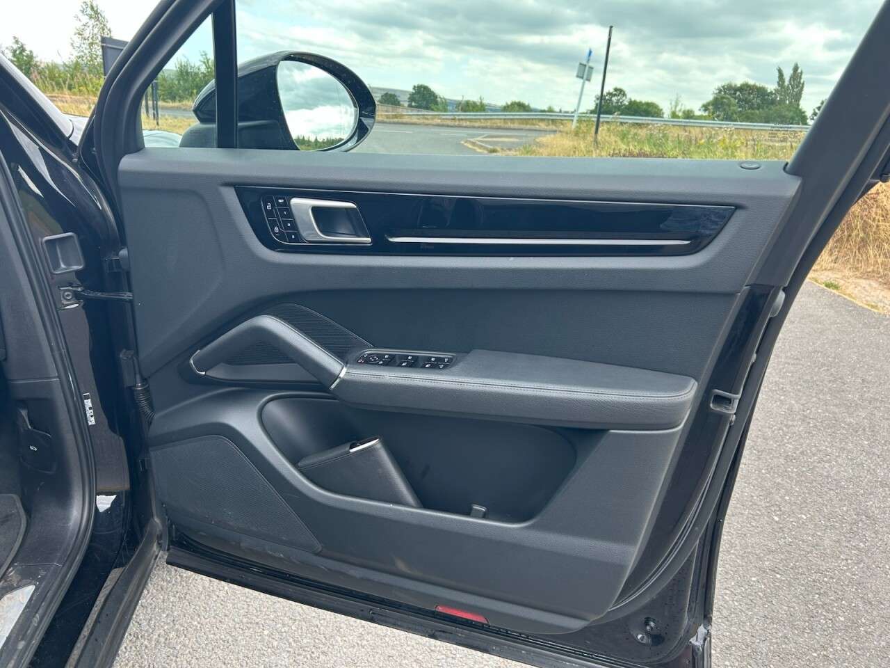 2019 PORSCHE CAYENNE 2019 PORSCHE CAYENNE