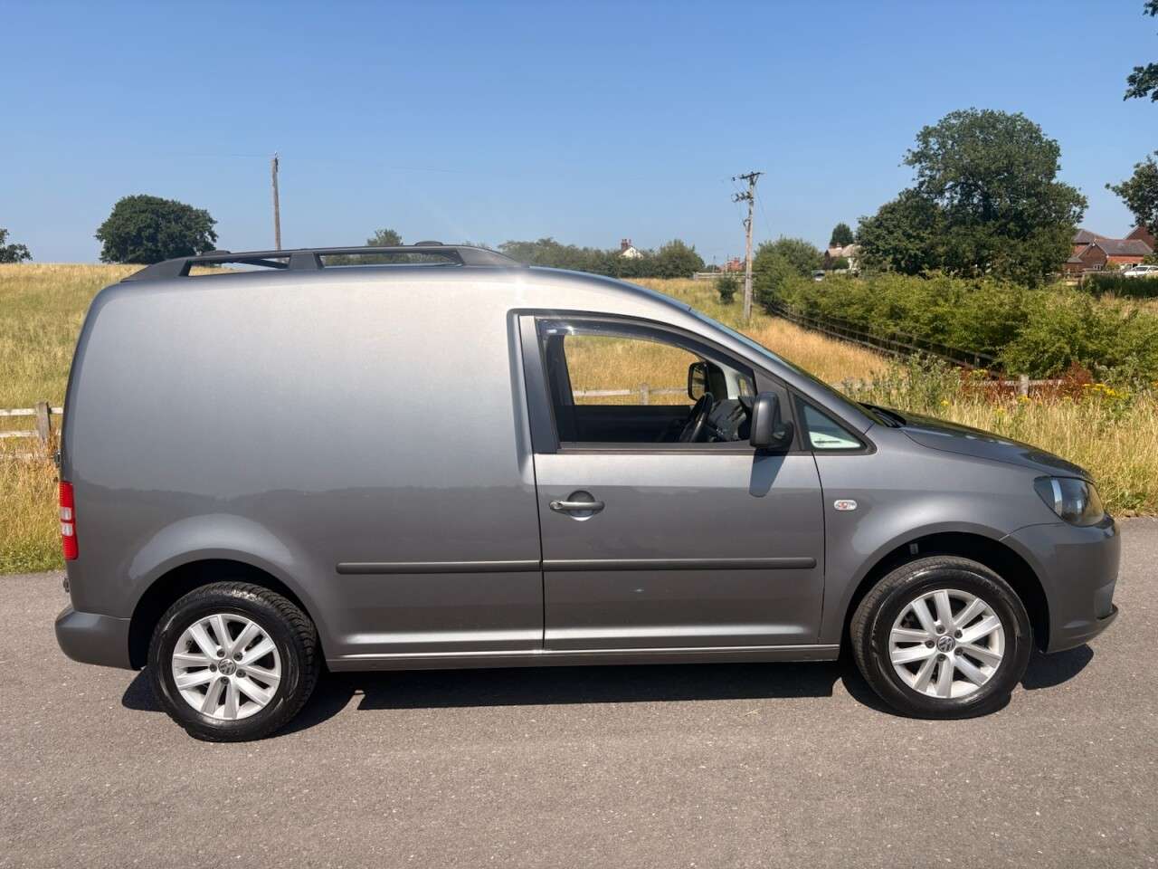 A 2015 VOLKSWAGEN CADDY 1.6 TDI BlueMotion Tech C20 Highline Panel Van 4dr Diesel DSG L1 H1 (142 g/ A 2015 VOLKSWAGEN CADDY 1.6 TDI BlueMotion Tech C20 Highline Panel Van 4dr Diesel DSG L1 H1 (142 g/