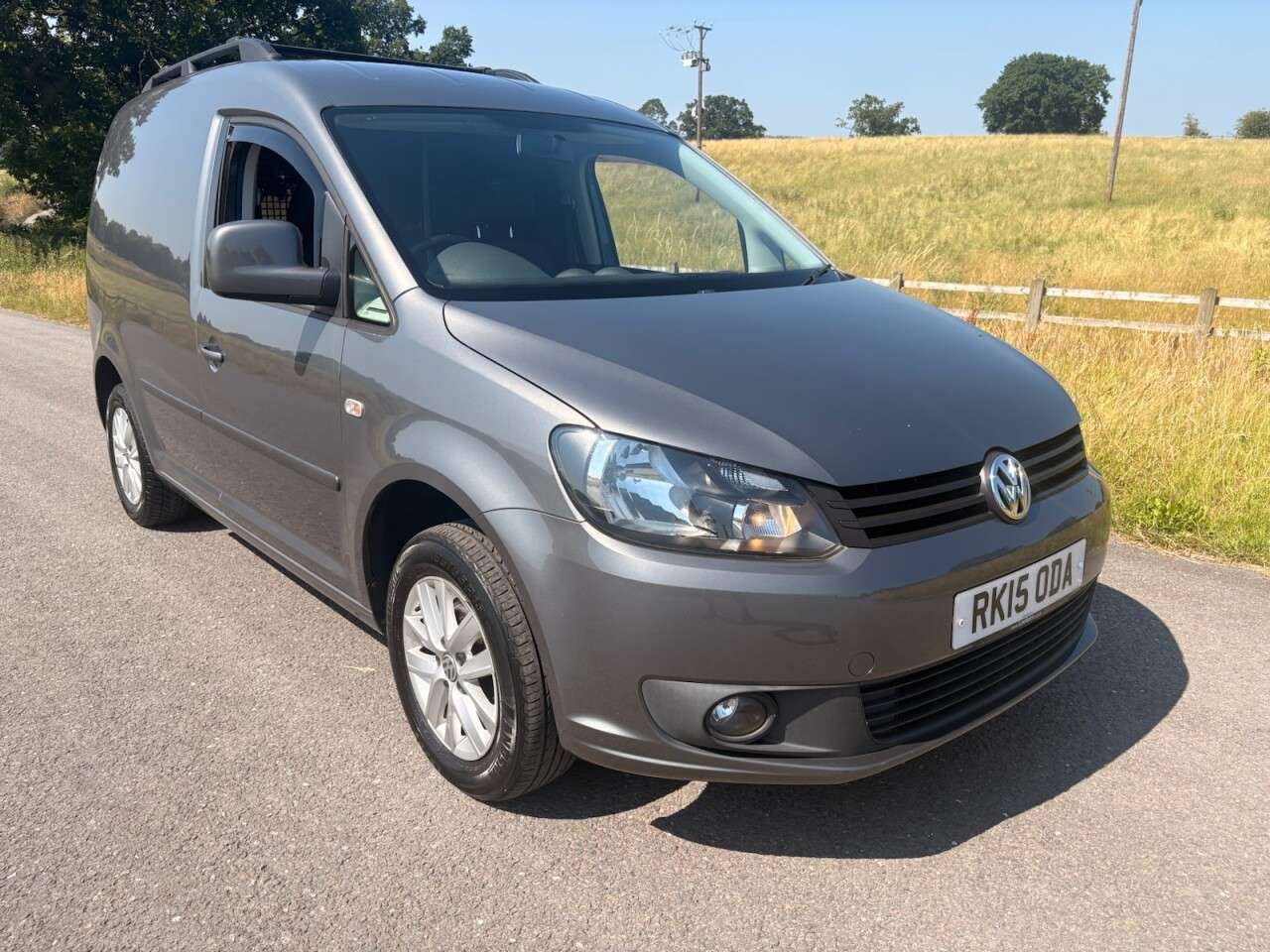 A 2015 VOLKSWAGEN CADDY 1.6 TDI BlueMotion Tech C20 Highline Panel Van 4dr Diesel DSG L1 H1 (142 g/ A 2015 VOLKSWAGEN CADDY 1.6 TDI BlueMotion Tech C20 Highline Panel Van 4dr Diesel DSG L1 H1 (142 g/