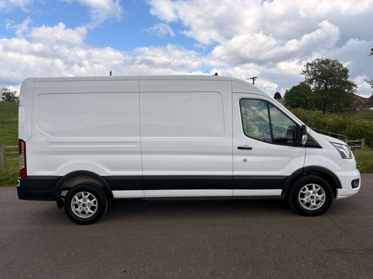 A 2022 FORD TRANSIT 2.0 350 EcoBlue MHEV Limited Panel Van 5dr Diesel Manual FWD L3 H2 Euro 6 ( A 2022 FORD TRANSIT 2.0 350 EcoBlue MHEV Limited Panel Van 5dr Diesel Manual FWD L3 H2 Euro 6 (