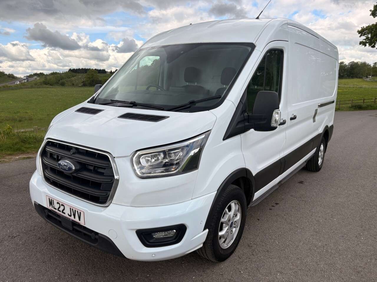 A 2022 FORD TRANSIT 2.0 350 EcoBlue MHEV Limited Panel Van 5dr Diesel Manual FWD L3 H2 Euro 6 ( A 2022 FORD TRANSIT 2.0 350 EcoBlue MHEV Limited Panel Van 5dr Diesel Manual FWD L3 H2 Euro 6 (