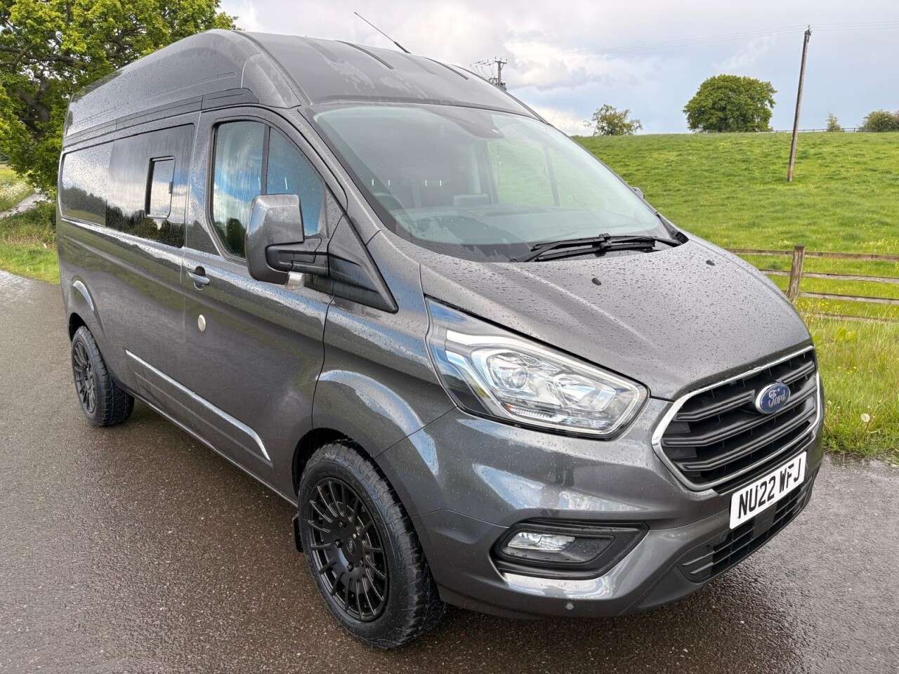 A 2022 FORD TRANSIT CUSTOM 2.0 320 EcoBlue Limited Panel Van 5dr Diesel Auto L2 H2 Euro 6 (s/s) (130 p A 2022 FORD TRANSIT CUSTOM 2.0 320 EcoBlue Limited Panel Van 5dr Diesel Auto L2 H2 Euro 6 (s/s) (130 p