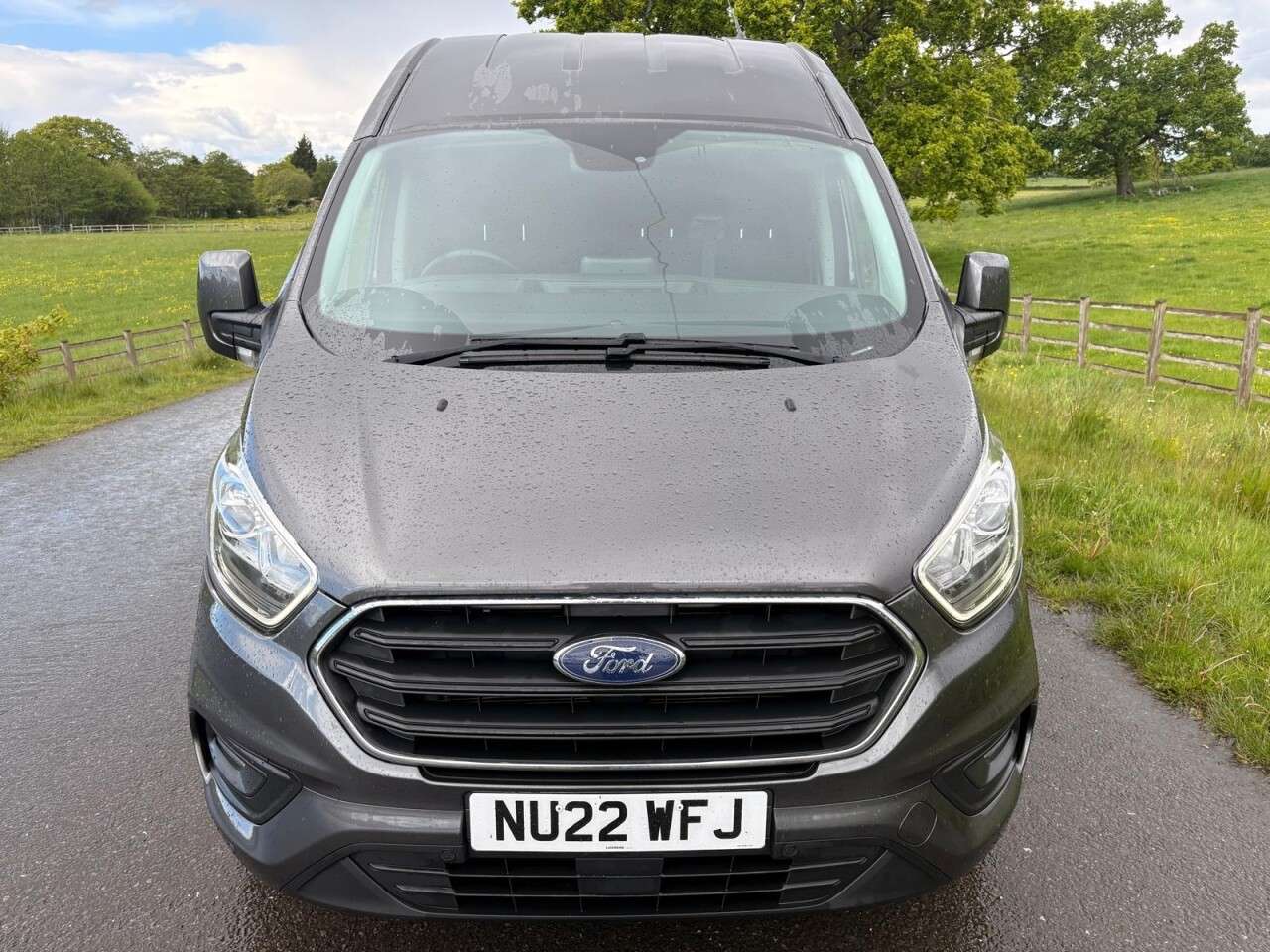 A 2022 FORD TRANSIT CUSTOM 2.0 320 EcoBlue Limited Panel Van 5dr Diesel Auto L2 H2 Euro 6 (s/s) (130 p A 2022 FORD TRANSIT CUSTOM 2.0 320 EcoBlue Limited Panel Van 5dr Diesel Auto L2 H2 Euro 6 (s/s) (130 p