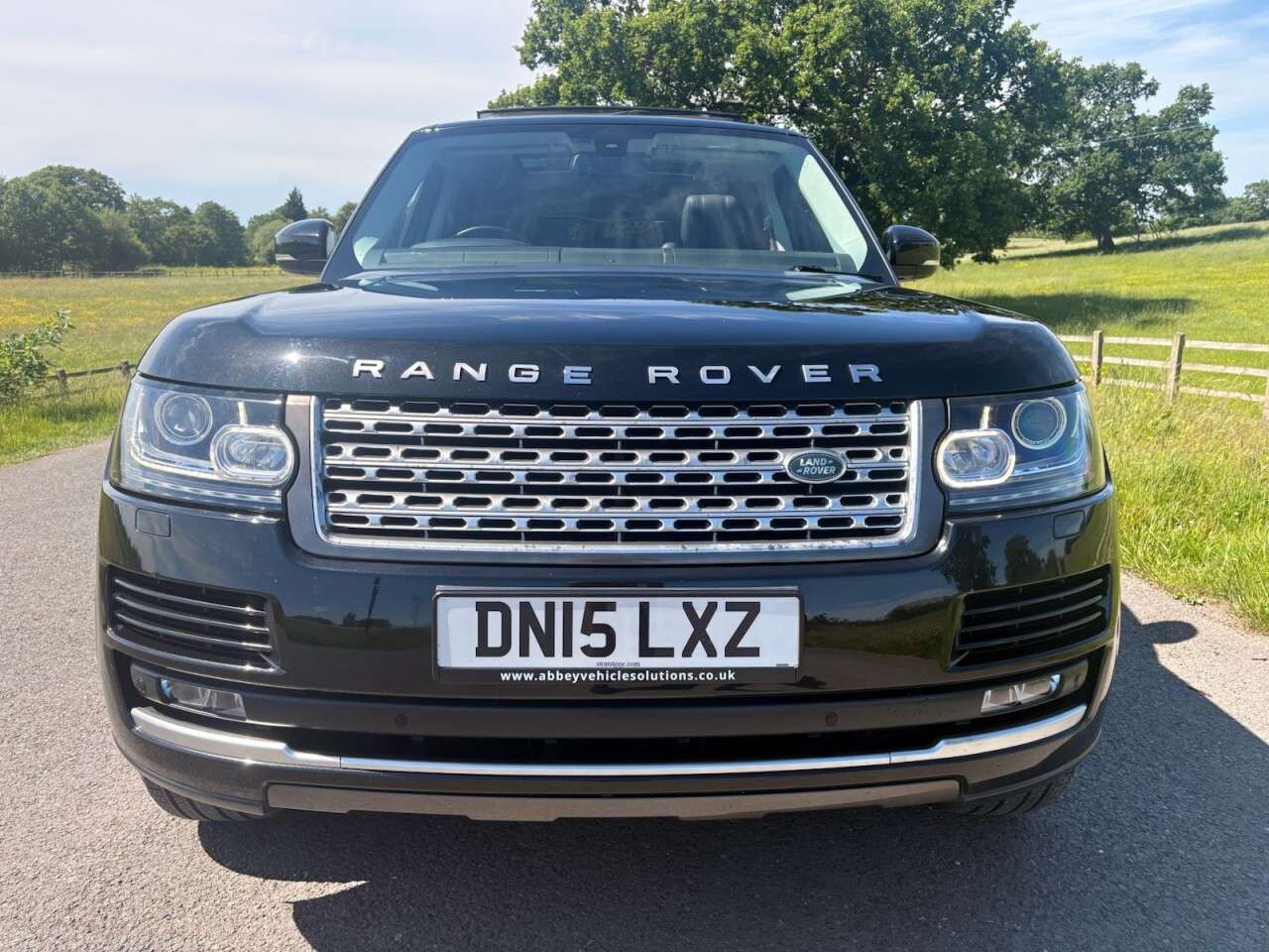 A 2015 LAND ROVER RANGE ROVER 3.0 TD V6 Vogue SUV 5dr Diesel Auto 4WD Euro 5 (s/s) (258 ps) FULL HISTORY A 2015 LAND ROVER RANGE ROVER 3.0 TD V6 Vogue SUV 5dr Diesel Auto 4WD Euro 5 (s/s) (258 ps) FULL HISTORY