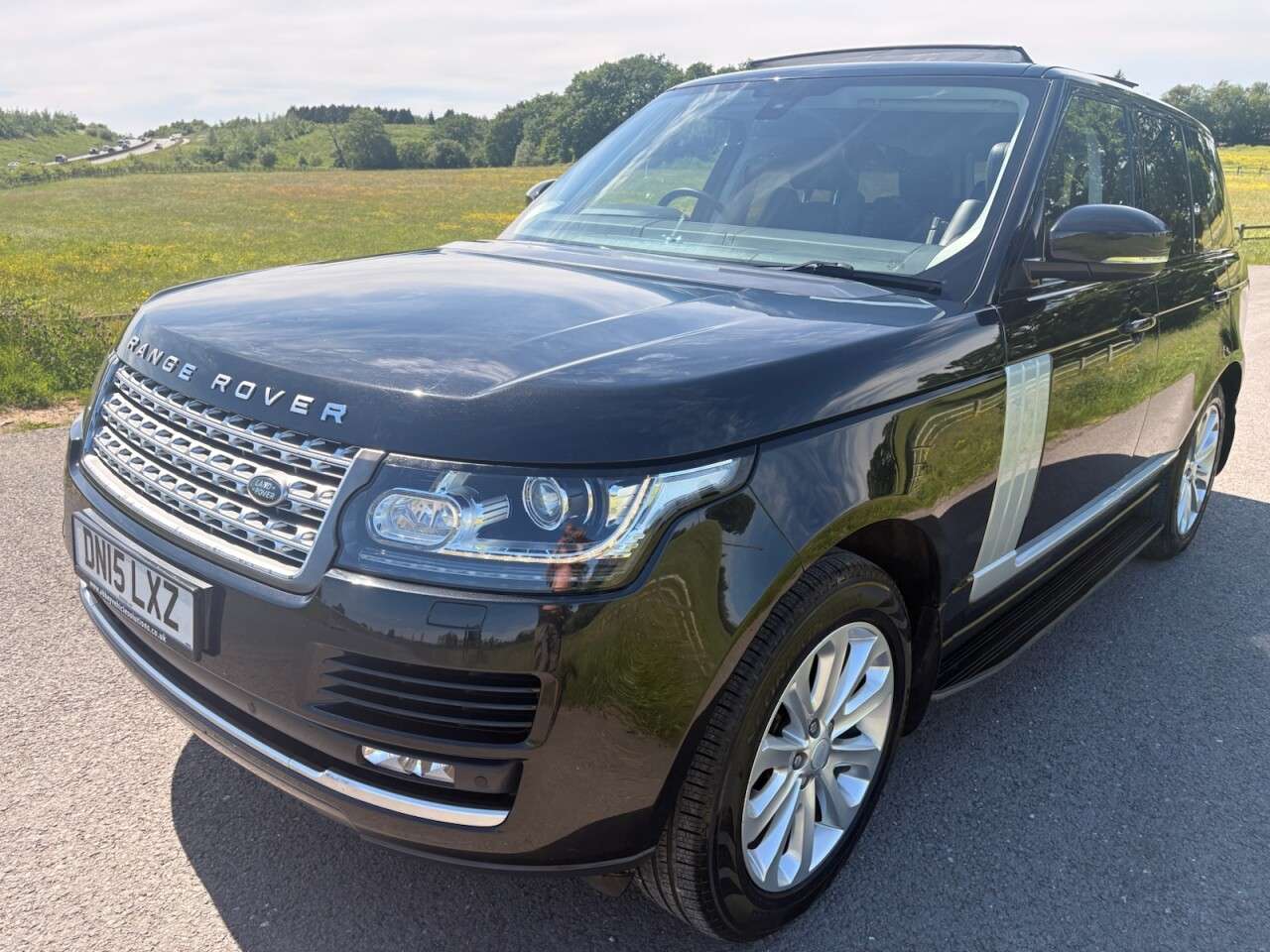 A 2015 LAND ROVER RANGE ROVER 3.0 TD V6 Vogue SUV 5dr Diesel Auto 4WD Euro 5 (s/s) (258 ps) FULL HISTORY A 2015 LAND ROVER RANGE ROVER 3.0 TD V6 Vogue SUV 5dr Diesel Auto 4WD Euro 5 (s/s) (258 ps) FULL HISTORY