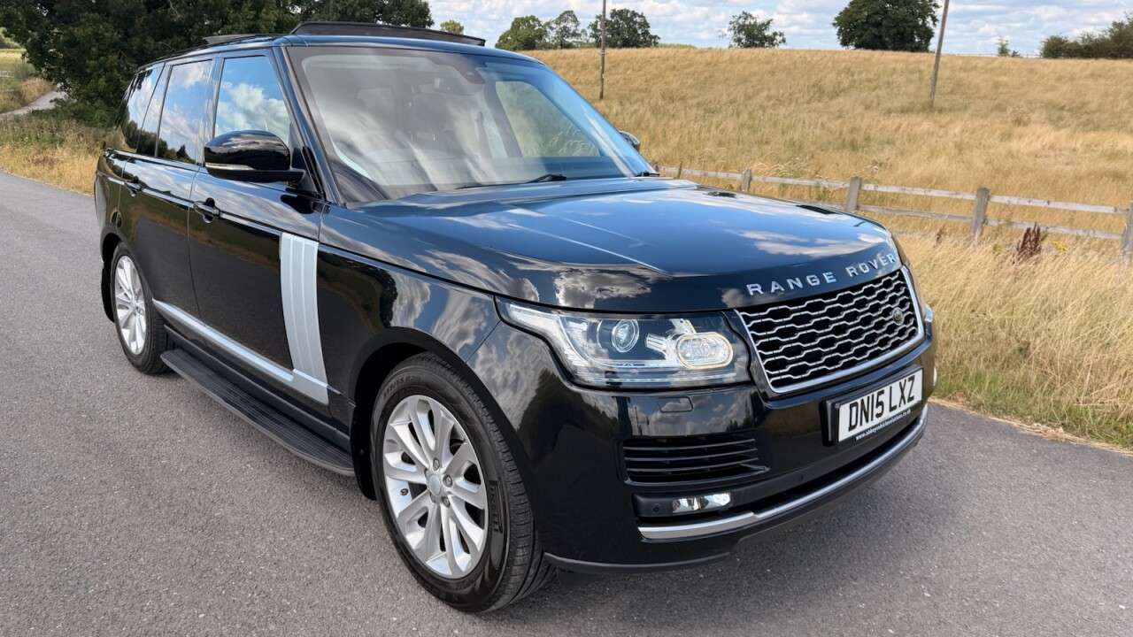 A 2015 LAND ROVER RANGE ROVER 3.0 TD V6 Vogue SUV 5dr Diesel Auto 4WD Euro 5 (s/s) (258 ps) FULL HISTORY A 2015 LAND ROVER RANGE ROVER 3.0 TD V6 Vogue SUV 5dr Diesel Auto 4WD Euro 5 (s/s) (258 ps) FULL HISTORY