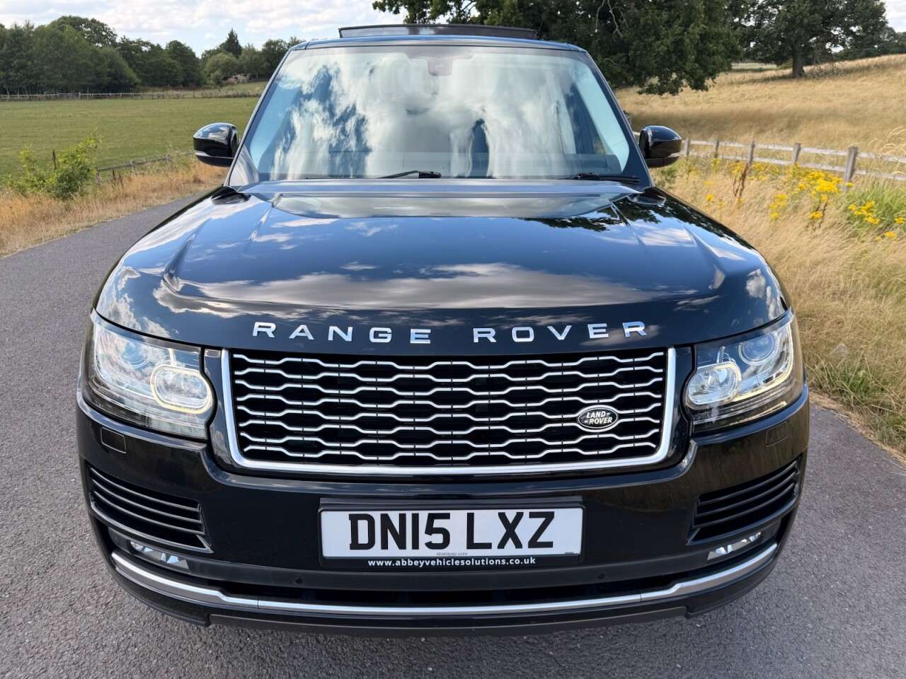 A 2015 LAND ROVER RANGE ROVER 3.0 TD V6 Vogue SUV 5dr Diesel Auto 4WD Euro 5 (s/s) (258 ps) FULL HISTORY A 2015 LAND ROVER RANGE ROVER 3.0 TD V6 Vogue SUV 5dr Diesel Auto 4WD Euro 5 (s/s) (258 ps) FULL HISTORY