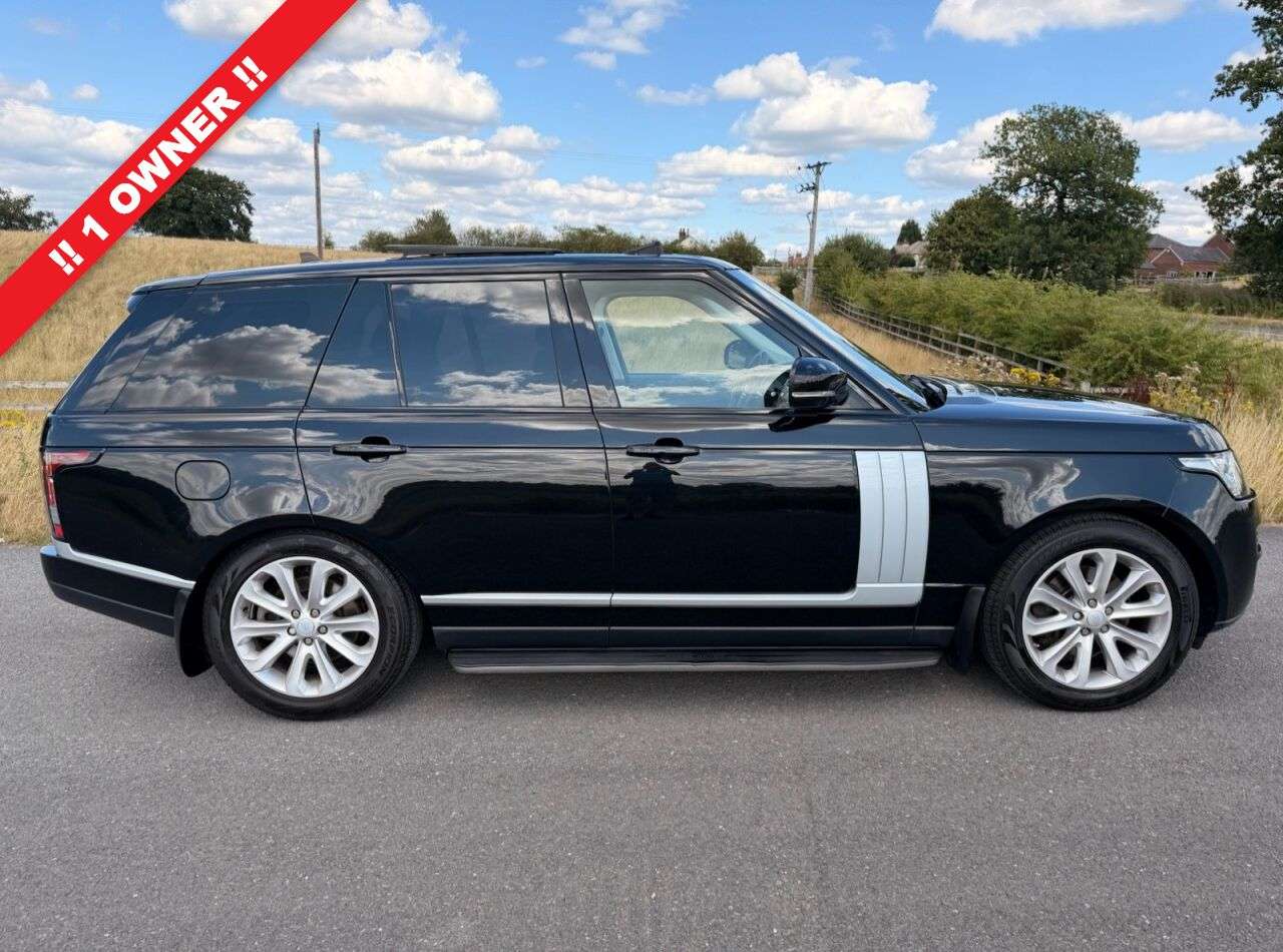 A 2015 LAND ROVER RANGE ROVER 3.0 TD V6 Vogue SUV 5dr Diesel Auto 4WD Euro 5 (s/s) (258 ps) FULL HISTORY A 2015 LAND ROVER RANGE ROVER 3.0 TD V6 Vogue SUV 5dr Diesel Auto 4WD Euro 5 (s/s) (258 ps) FULL HISTORY
