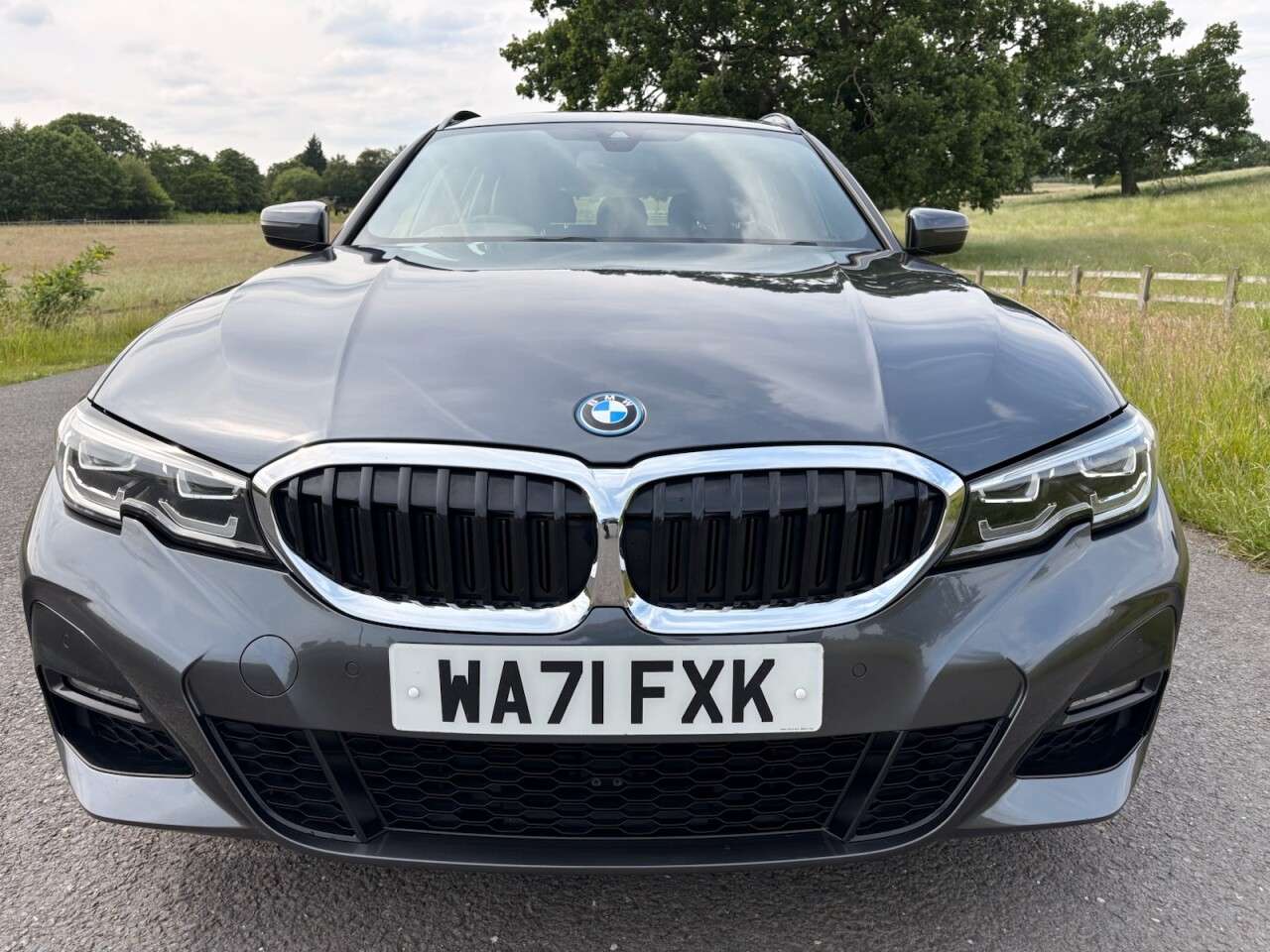 A 2021 BMW 3 SERIES 2.0 330e 12kWh M Sport Touring 5dr Petrol Plug-in Hybrid Auto Euro 6 (s/s) A 2021 BMW 3 SERIES 2.0 330e 12kWh M Sport Touring 5dr Petrol Plug-in Hybrid Auto Euro 6 (s/s)