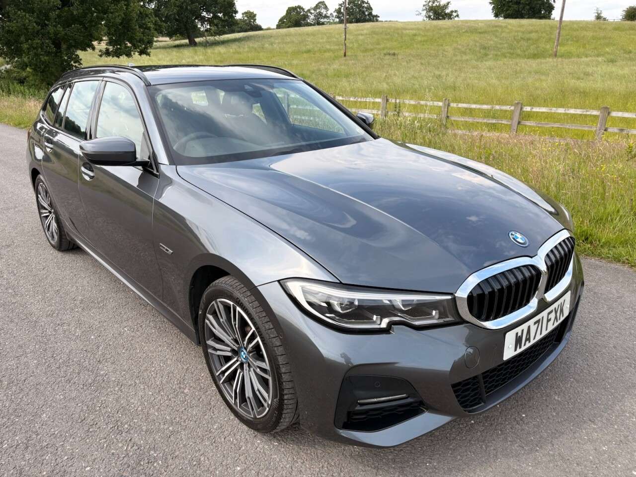 A 2021 BMW 3 SERIES 2.0 330e 12kWh M Sport Touring 5dr Petrol Plug-in Hybrid Auto Euro 6 (s/s) A 2021 BMW 3 SERIES 2.0 330e 12kWh M Sport Touring 5dr Petrol Plug-in Hybrid Auto Euro 6 (s/s)