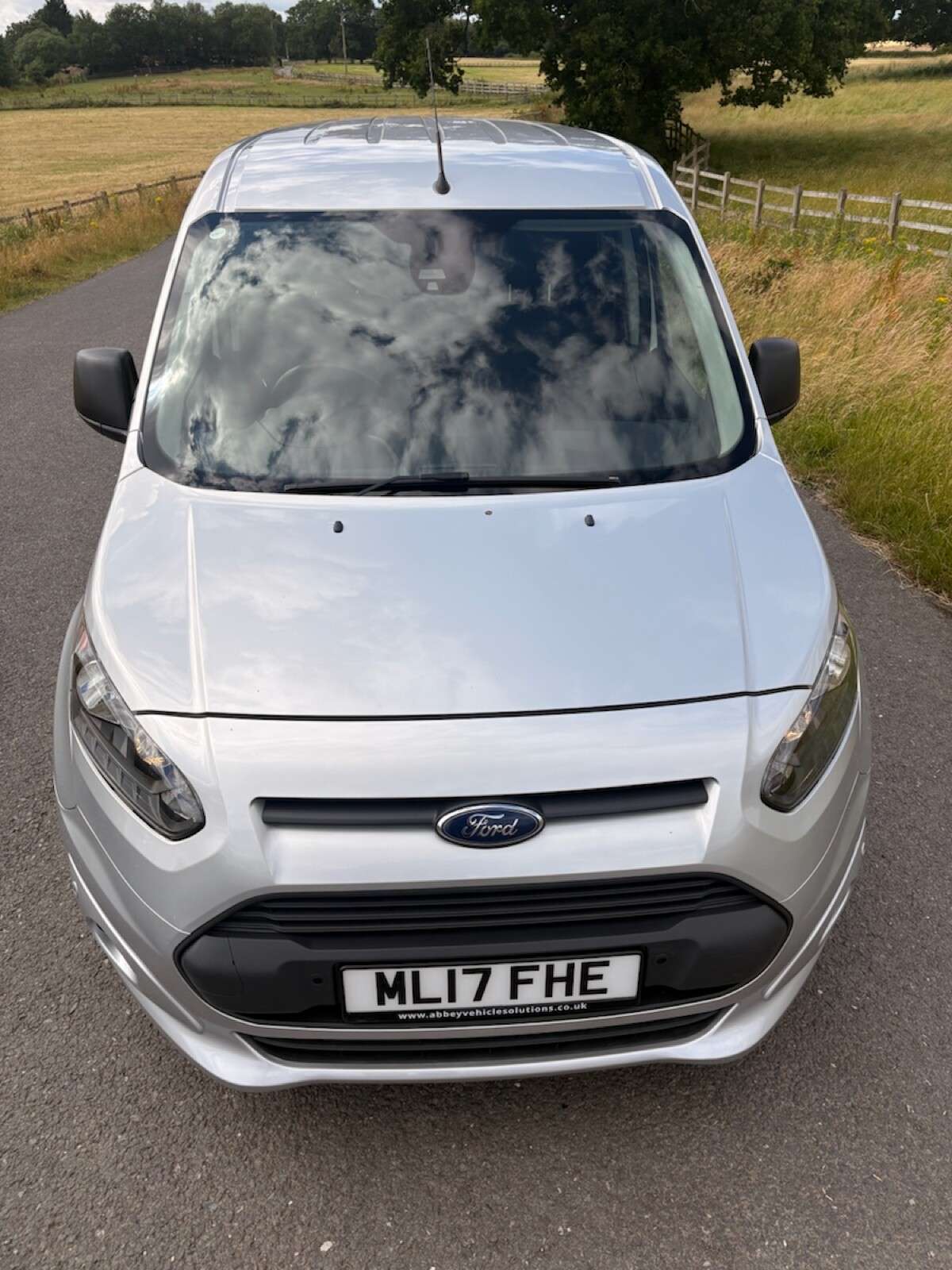 A 2017 FORD TRANSIT CONNECT 1.5 TDCi 230 Trend Combi Van 6dr Diesel Powershift L2 H1 (133 g/km, 118 bhp A 2017 FORD TRANSIT CONNECT 1.5 TDCi 230 Trend Combi Van 6dr Diesel Powershift L2 H1 (133 g/km, 118 bhp