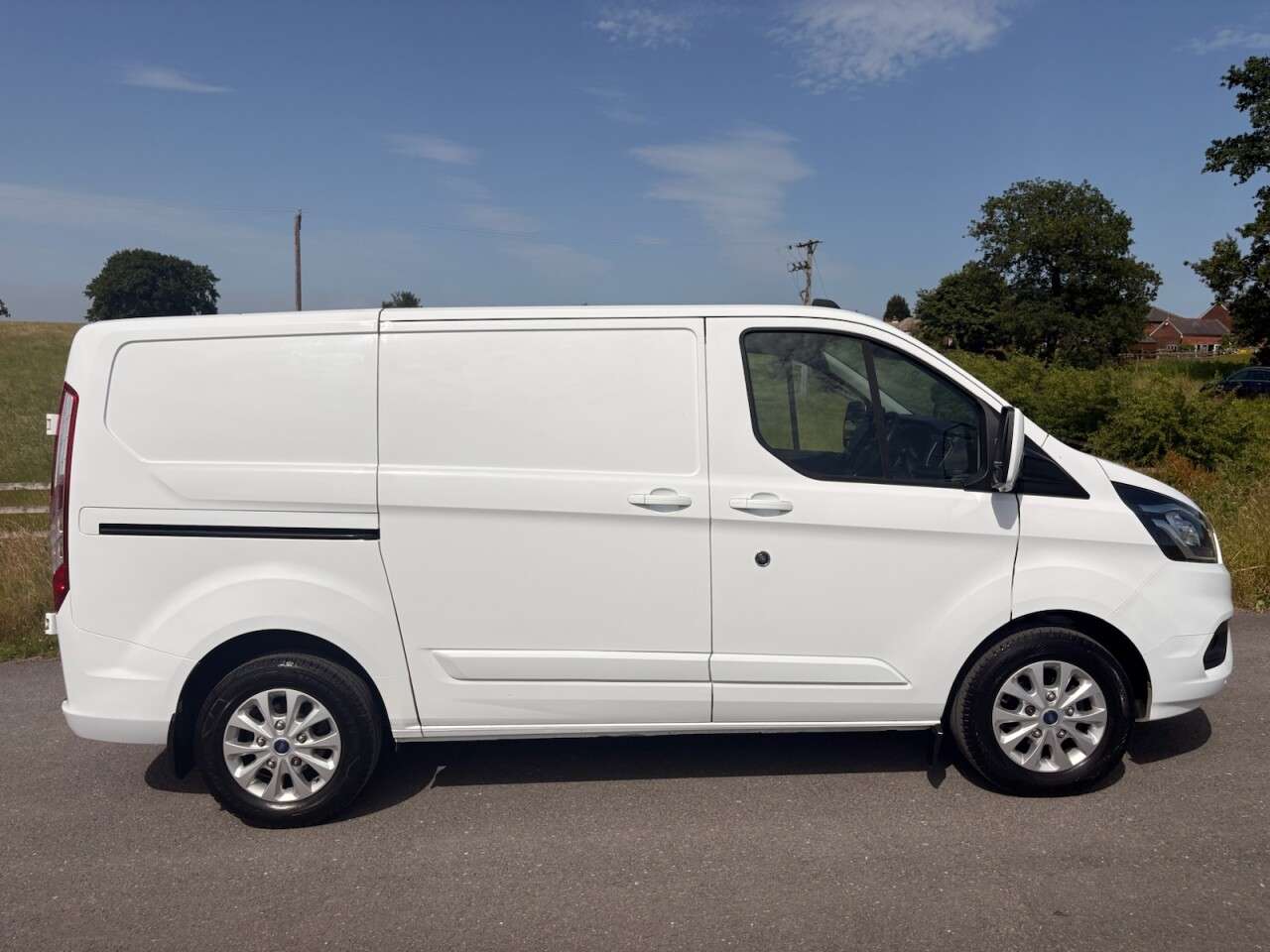 A 2019 FORD TRANSIT CUSTOM 2.0 300 EcoBlue Limited Panel Van 5dr Diesel Manual L1 H1 Euro 6 (s/s) (130 A 2019 FORD TRANSIT CUSTOM 2.0 300 EcoBlue Limited Panel Van 5dr Diesel Manual L1 H1 Euro 6 (s/s) (130