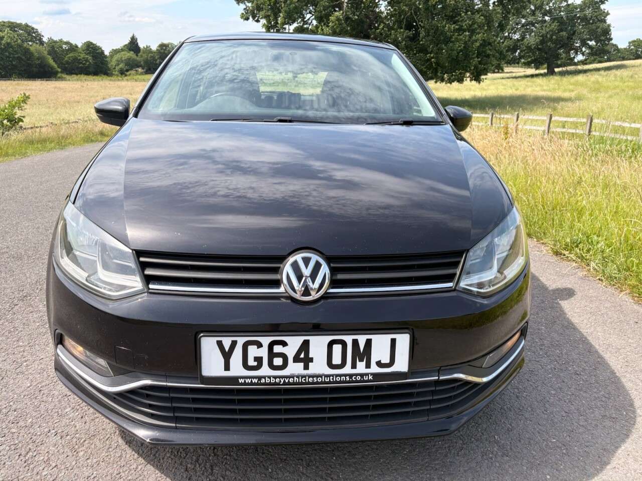 A 2014 VOLKSWAGEN POLO 1.4 TDI BlueMotion Tech SE Hatchback 5dr Diesel Manual Euro 6 (s/s) (75 ps) A 2014 VOLKSWAGEN POLO 1.4 TDI BlueMotion Tech SE Hatchback 5dr Diesel Manual Euro 6 (s/s) (75 ps)