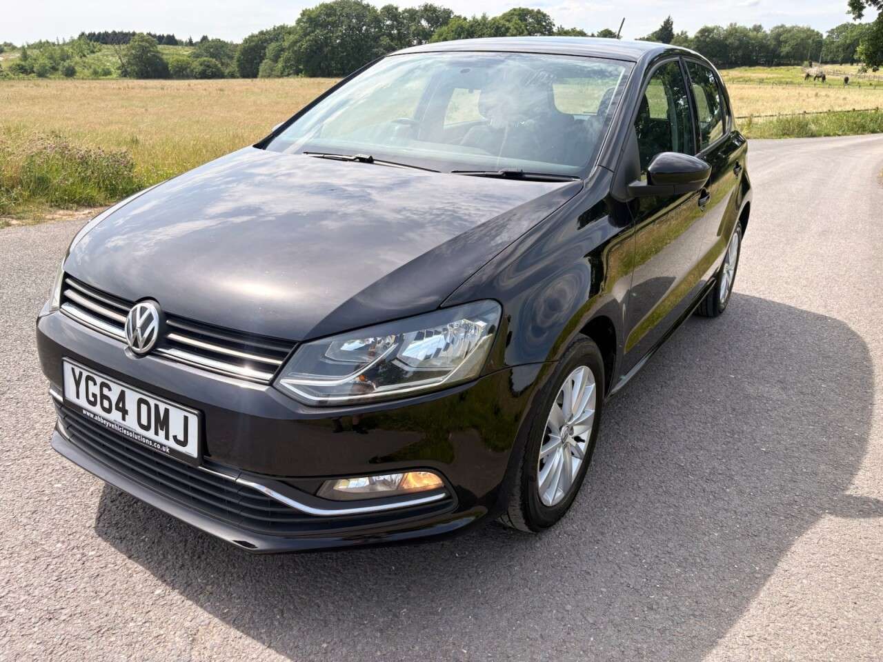 A 2014 VOLKSWAGEN POLO 1.4 TDI BlueMotion Tech SE Hatchback 5dr Diesel Manual Euro 6 (s/s) (75 ps) A 2014 VOLKSWAGEN POLO 1.4 TDI BlueMotion Tech SE Hatchback 5dr Diesel Manual Euro 6 (s/s) (75 ps)