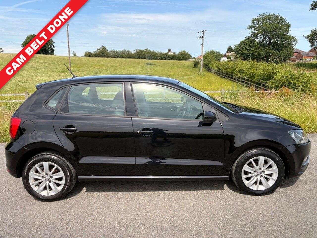 A 2014 VOLKSWAGEN POLO 1.4 TDI BlueMotion Tech SE Hatchback 5dr Diesel Manual Euro 6 (s/s) (75 ps) A 2014 VOLKSWAGEN POLO 1.4 TDI BlueMotion Tech SE Hatchback 5dr Diesel Manual Euro 6 (s/s) (75 ps)