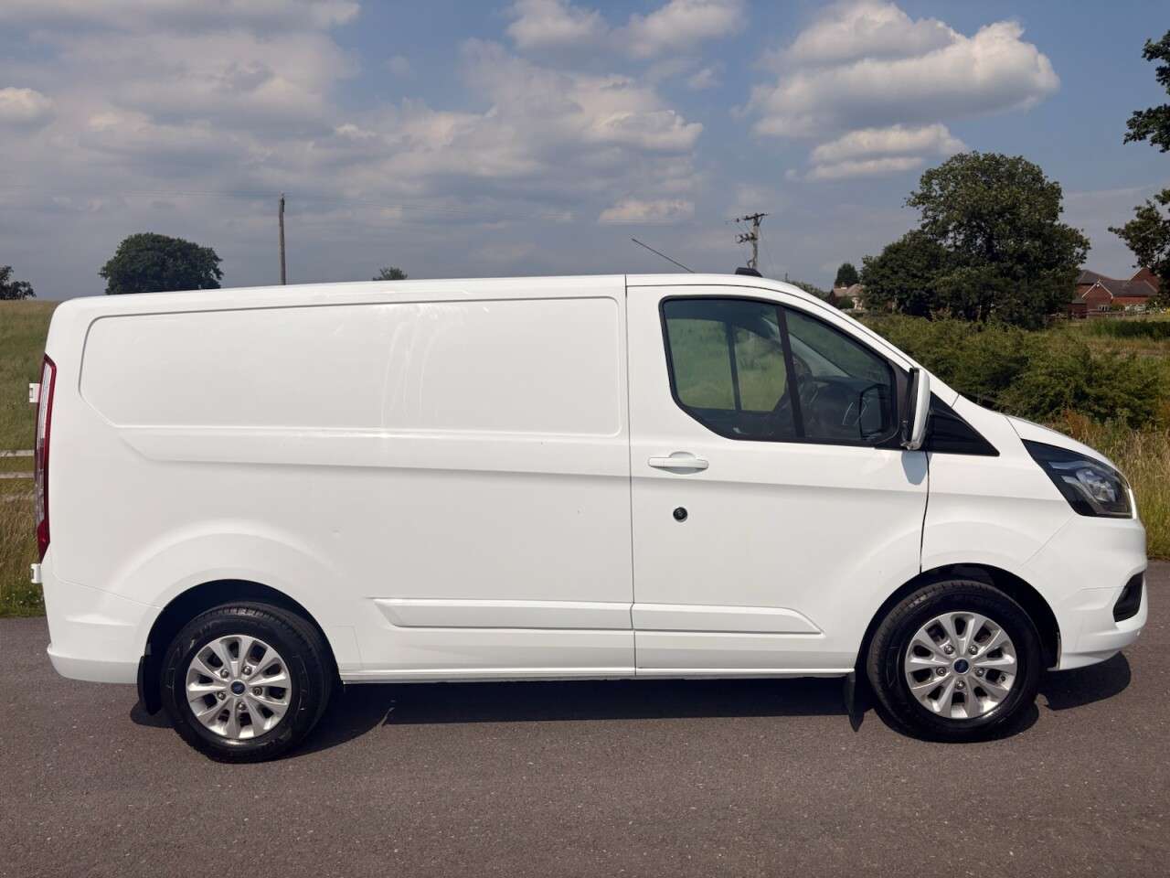 A 2019 FORD TRANSIT CUSTOM 2.0 340 EcoBlue Limited Panel Van 5dr Diesel Manual L1 H1 Euro 6 (130 ps) F A 2019 FORD TRANSIT CUSTOM 2.0 340 EcoBlue Limited Panel Van 5dr Diesel Manual L1 H1 Euro 6 (130 ps) F