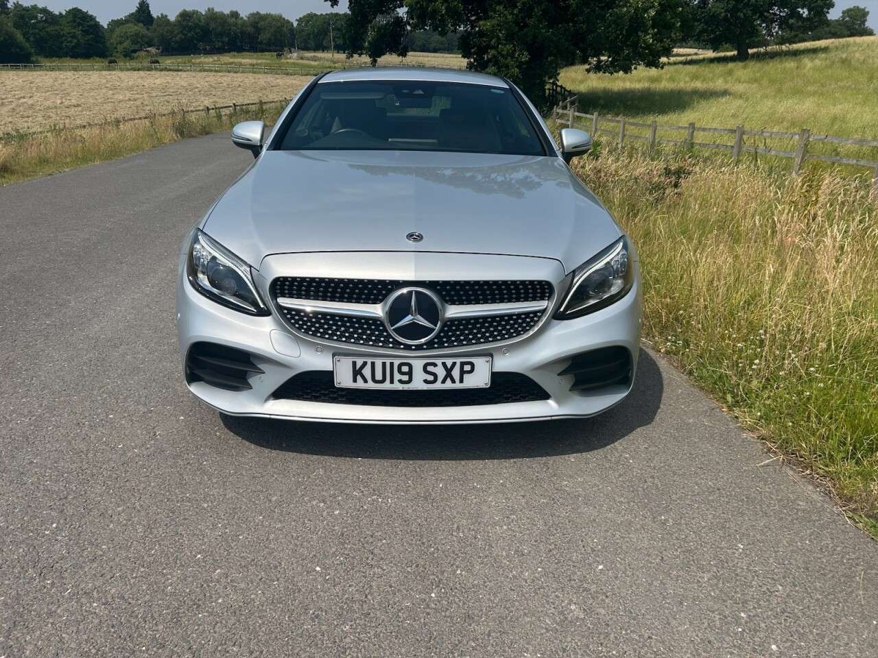A 2019 MERCEDES-BENZ C CLASS 2.0 C300 AMG Line (Premium) Coupe 2dr Petrol G-Tronic+ Euro 6 (s/s) (258 ps A 2019 MERCEDES-BENZ C CLASS 2.0 C300 AMG Line (Premium) Coupe 2dr Petrol G-Tronic+ Euro 6 (s/s) (258 ps