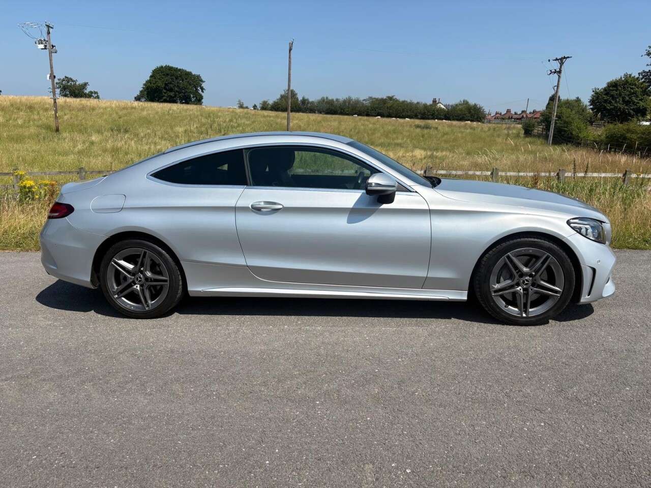 A 2019 MERCEDES-BENZ C CLASS 2.0 C300 AMG Line (Premium) Coupe 2dr Petrol G-Tronic+ Euro 6 (s/s) (258 ps A 2019 MERCEDES-BENZ C CLASS 2.0 C300 AMG Line (Premium) Coupe 2dr Petrol G-Tronic+ Euro 6 (s/s) (258 ps