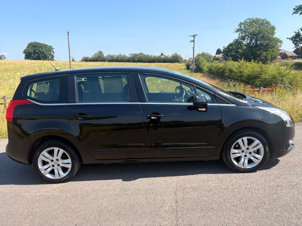 2013 PEUGEOT 5008 2013 PEUGEOT 5008