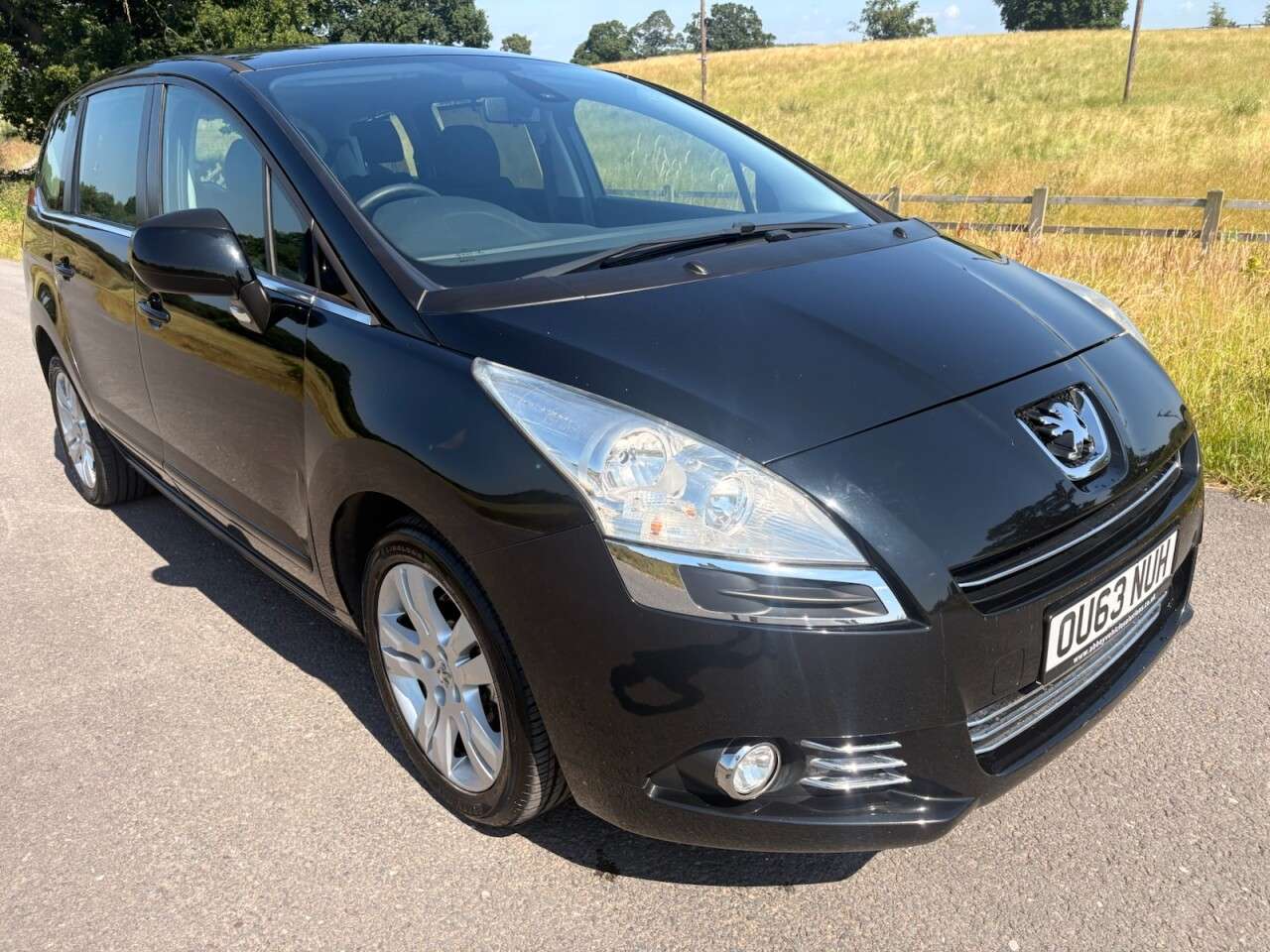2013 PEUGEOT 5008 2013 PEUGEOT 5008