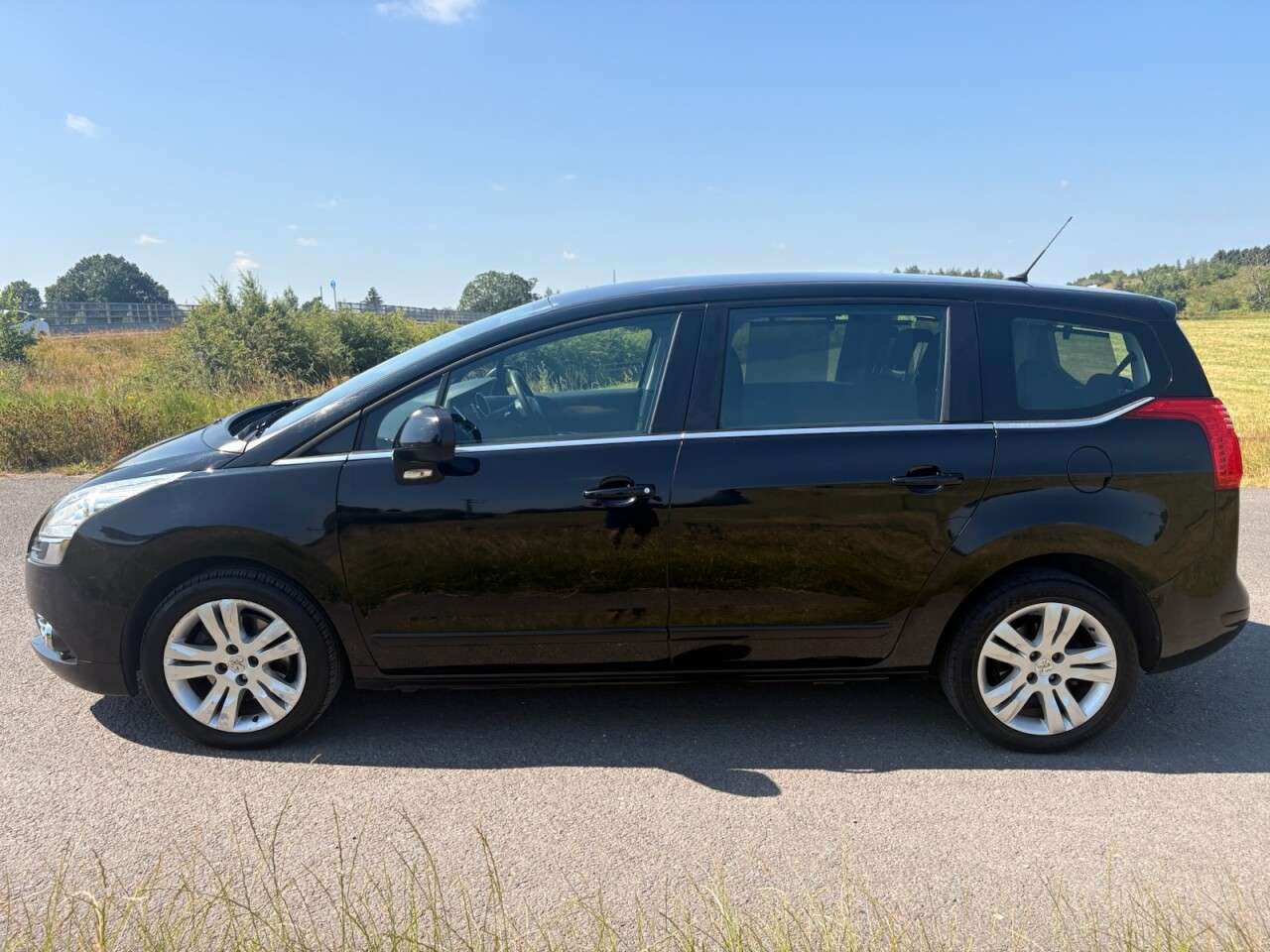 2013 PEUGEOT 5008 2013 PEUGEOT 5008