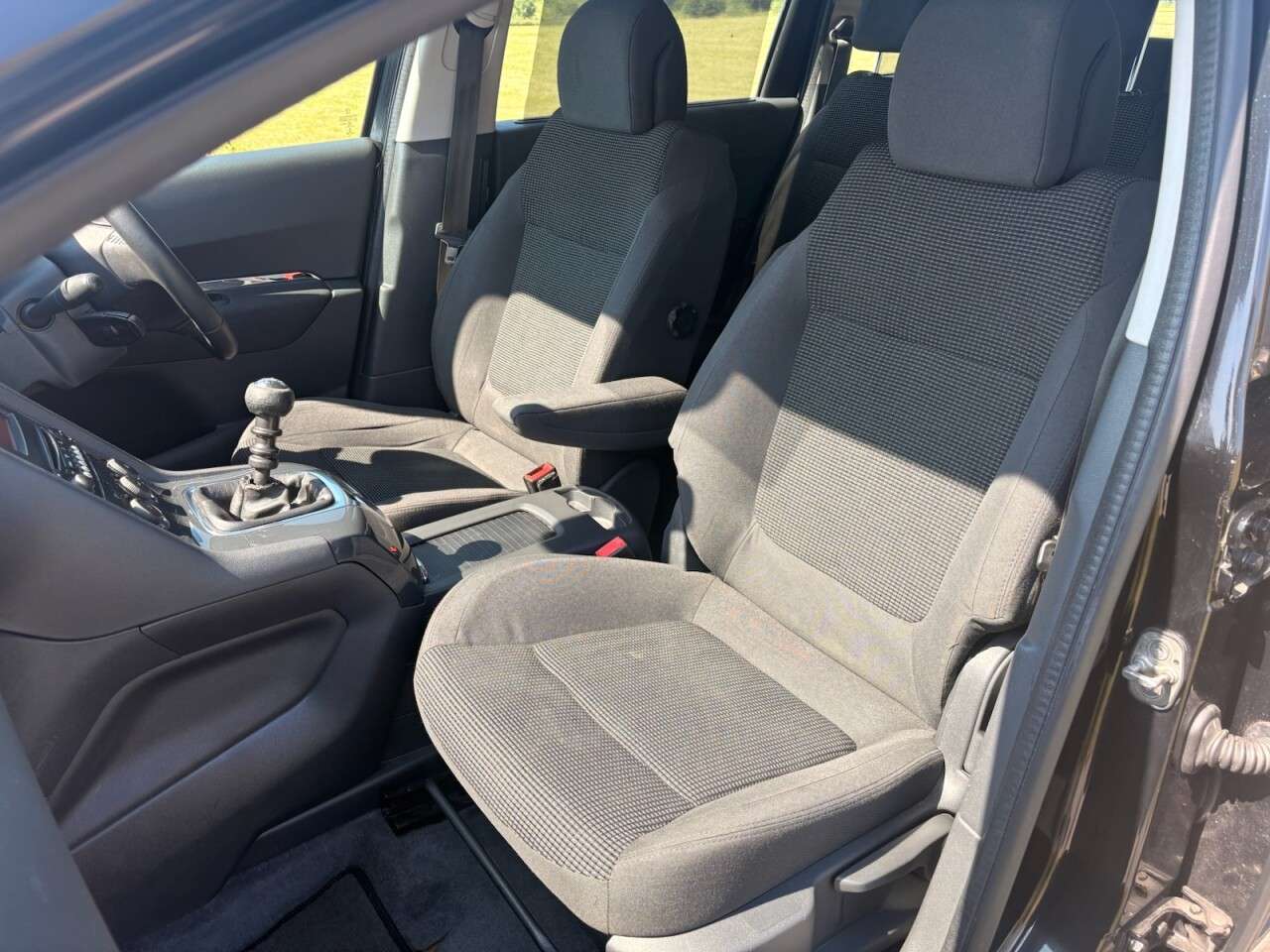 2013 PEUGEOT 5008 2013 PEUGEOT 5008