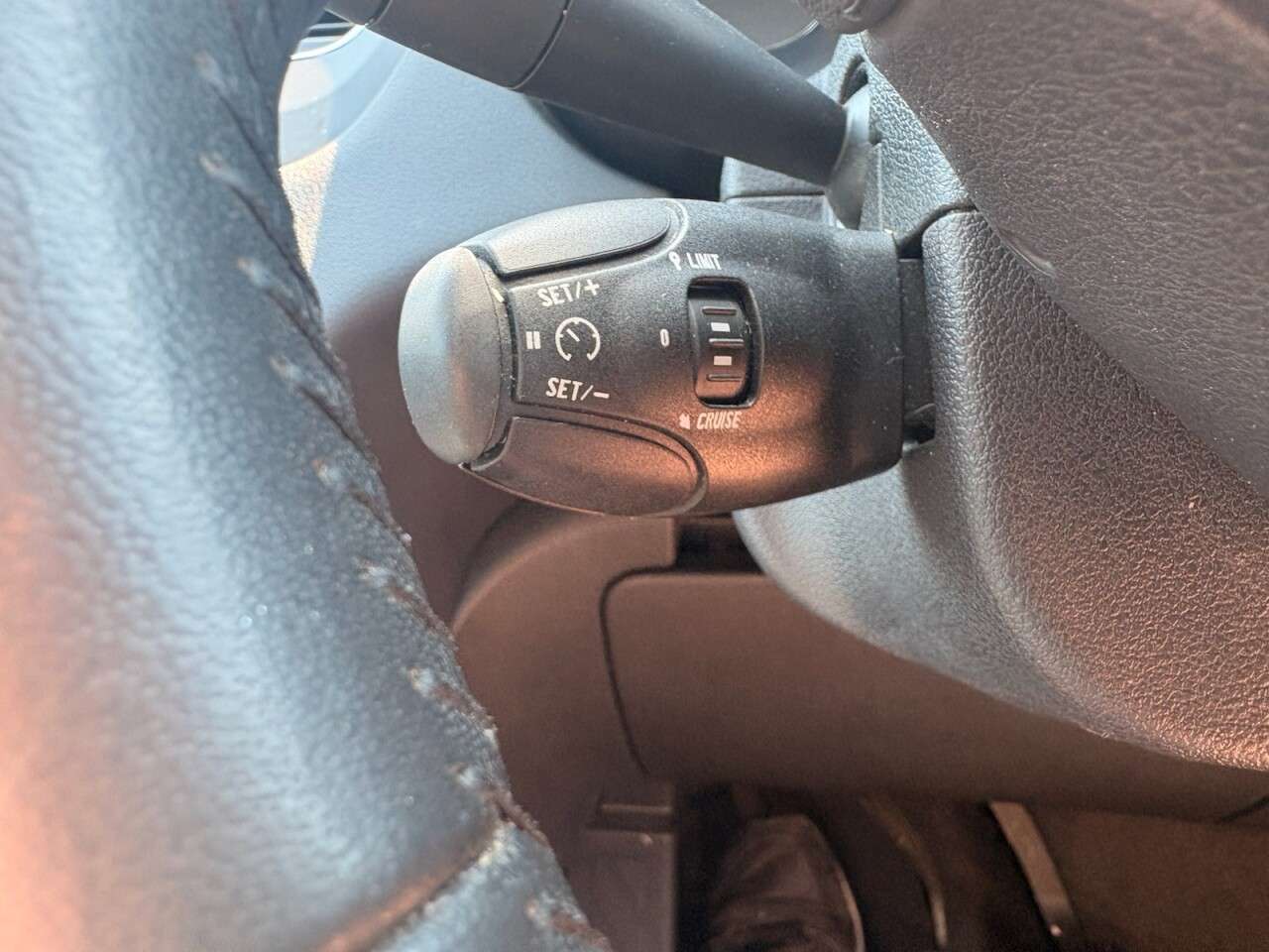 2013 PEUGEOT 5008 2013 PEUGEOT 5008