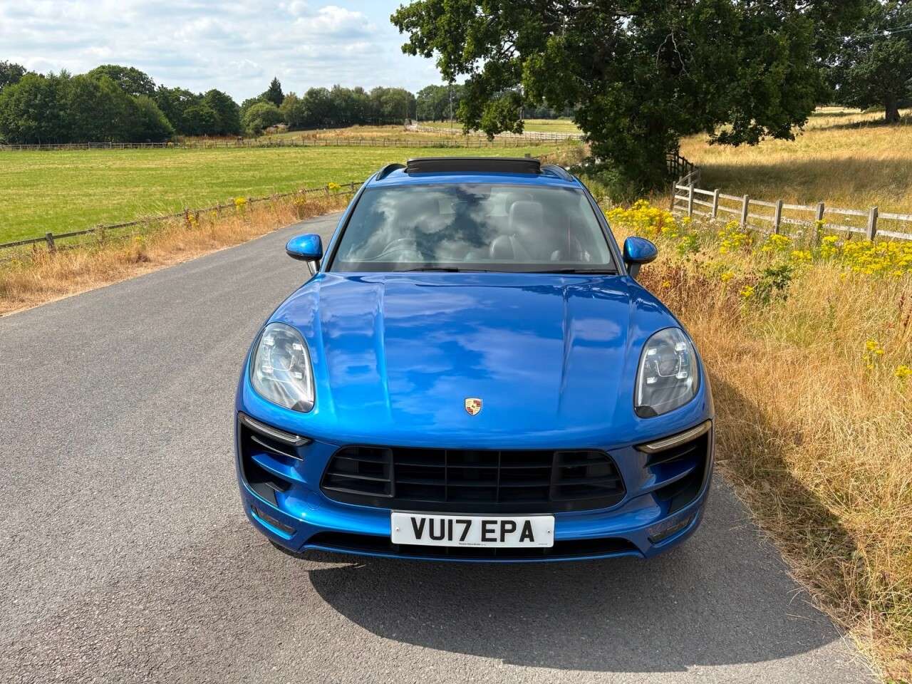 A 2017 PORSCHE MACAN 3.0T V6 GTS SUV 5dr Petrol PDK 4WD Euro 6 (s/s) (360 ps) PORSCHE HISTORY LO A 2017 PORSCHE MACAN 3.0T V6 GTS SUV 5dr Petrol PDK 4WD Euro 6 (s/s) (360 ps) PORSCHE HISTORY LO