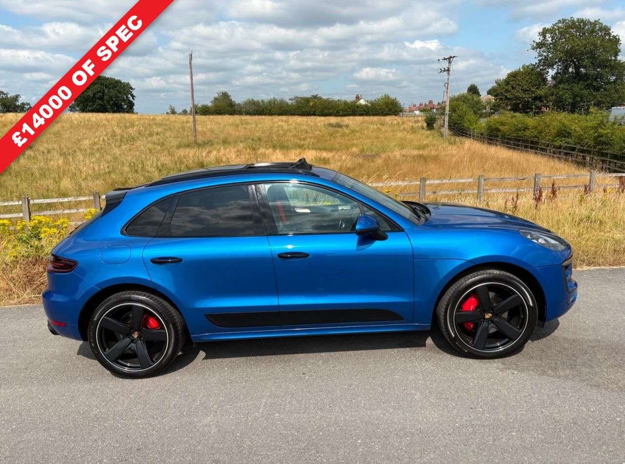 A 2017 PORSCHE MACAN 3.0T V6 GTS SUV 5dr Petrol PDK 4WD Euro 6 (s/s) (360 ps) PORSCHE HISTORY LO A 2017 PORSCHE MACAN 3.0T V6 GTS SUV 5dr Petrol PDK 4WD Euro 6 (s/s) (360 ps) PORSCHE HISTORY LO