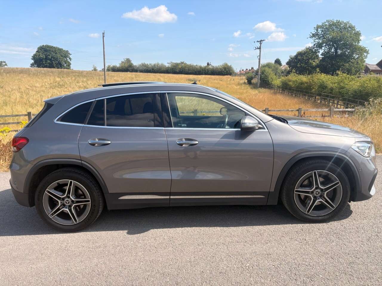 A 2021 MERCEDES-BENZ GLA 2.0 GLA220d AMG Line (Premium Plus) SUV 5dr Diesel 8G-DCT 4MATIC Euro 6 (s/ A 2021 MERCEDES-BENZ GLA 2.0 GLA220d AMG Line (Premium Plus) SUV 5dr Diesel 8G-DCT 4MATIC Euro 6 (s/
