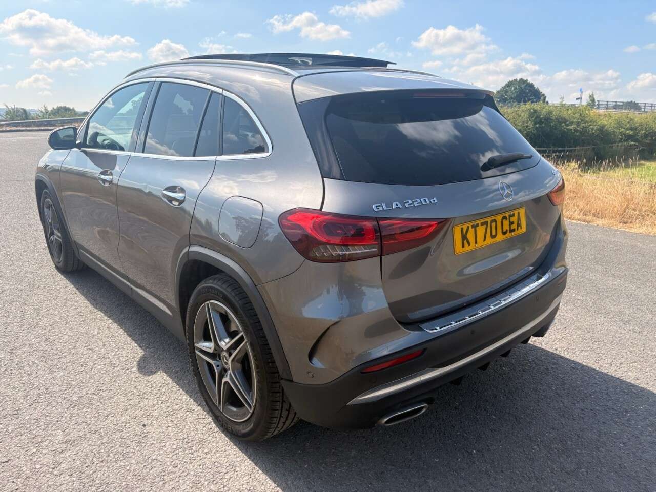 A 2021 MERCEDES-BENZ GLA 2.0 GLA220d AMG Line (Premium Plus) SUV 5dr Diesel 8G-DCT 4MATIC Euro 6 (s/ A 2021 MERCEDES-BENZ GLA 2.0 GLA220d AMG Line (Premium Plus) SUV 5dr Diesel 8G-DCT 4MATIC Euro 6 (s/