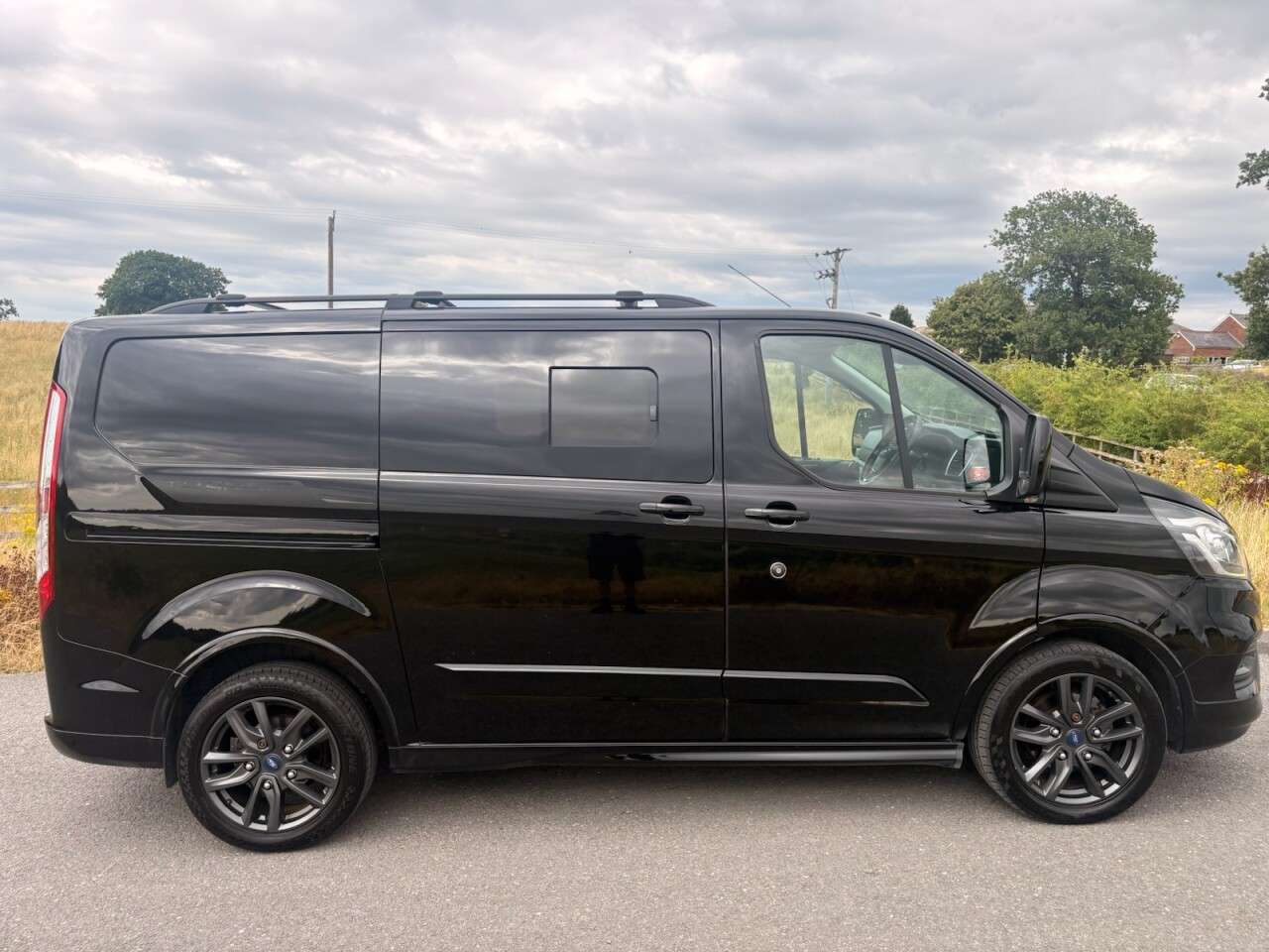A 2018 FORD TRANSIT CUSTOM 2.0 290 EcoBlue Sport Panel Van 5dr Diesel Manual L1 H1 Euro 6 (170 ps) A 2018 FORD TRANSIT CUSTOM 2.0 290 EcoBlue Sport Panel Van 5dr Diesel Manual L1 H1 Euro 6 (170 ps)