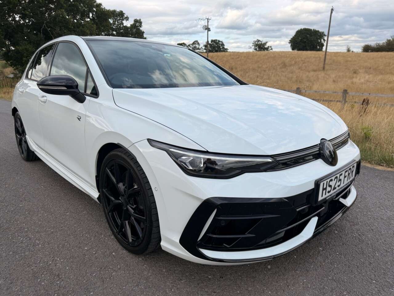 A 2025 VOLKSWAGEN GOLF 2.0 TSI R Black Edition Hatchback 5dr Petrol DSG 4Motion Euro 6 (s/s) (333 A 2025 VOLKSWAGEN GOLF 2.0 TSI R Black Edition Hatchback 5dr Petrol DSG 4Motion Euro 6 (s/s) (333