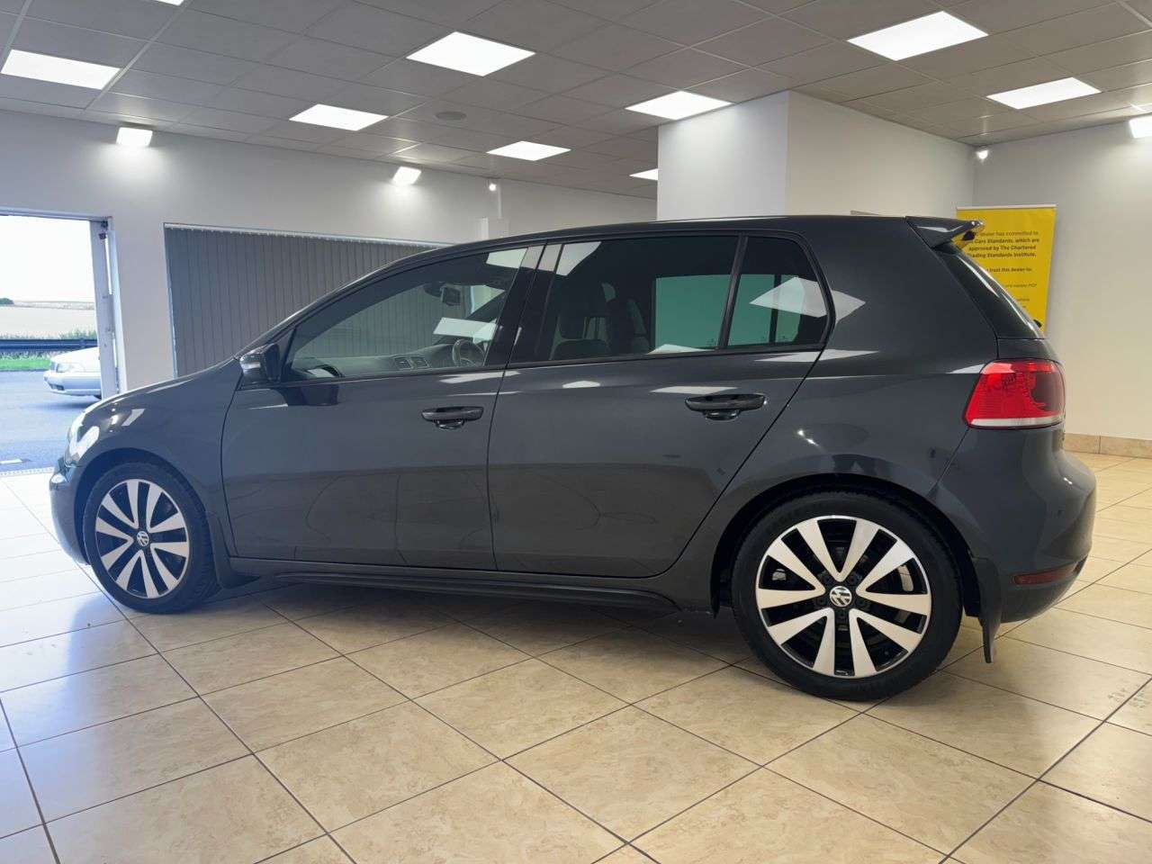 2011 VOLKSWAGEN GOLF 2011 VOLKSWAGEN GOLF