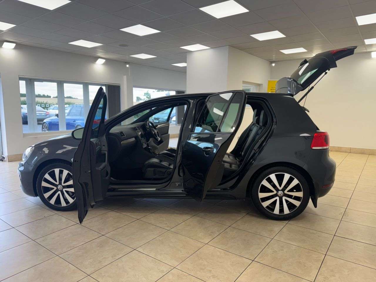 2011 VOLKSWAGEN GOLF 2011 VOLKSWAGEN GOLF