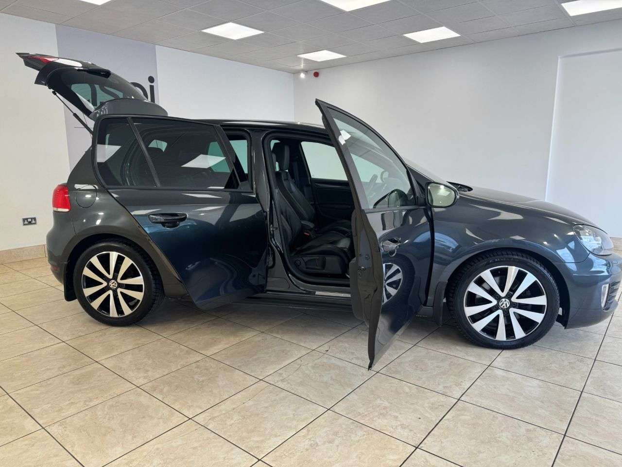 2011 VOLKSWAGEN GOLF 2011 VOLKSWAGEN GOLF