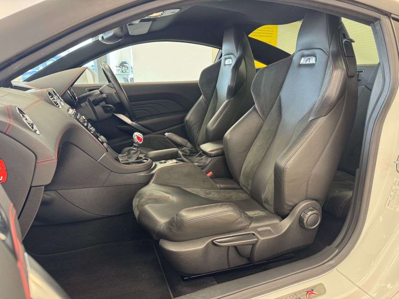 2015 PEUGEOT RCZ 2015 PEUGEOT RCZ