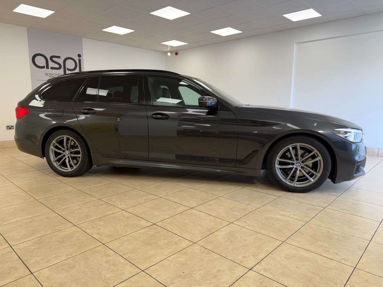 2019 BMW 5 SERIES 2019 BMW 5 SERIES