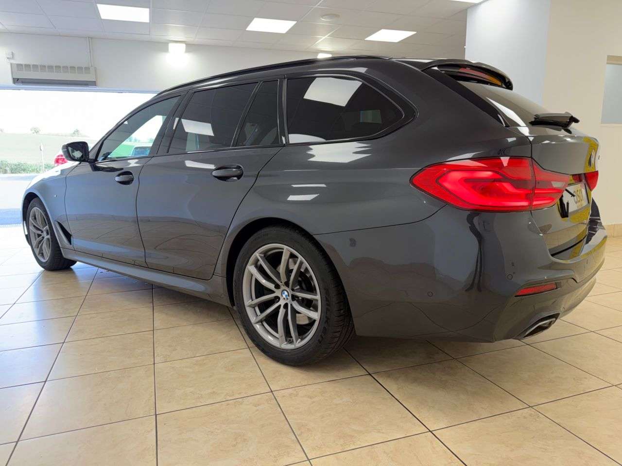 2019 BMW 5 SERIES 2019 BMW 5 SERIES