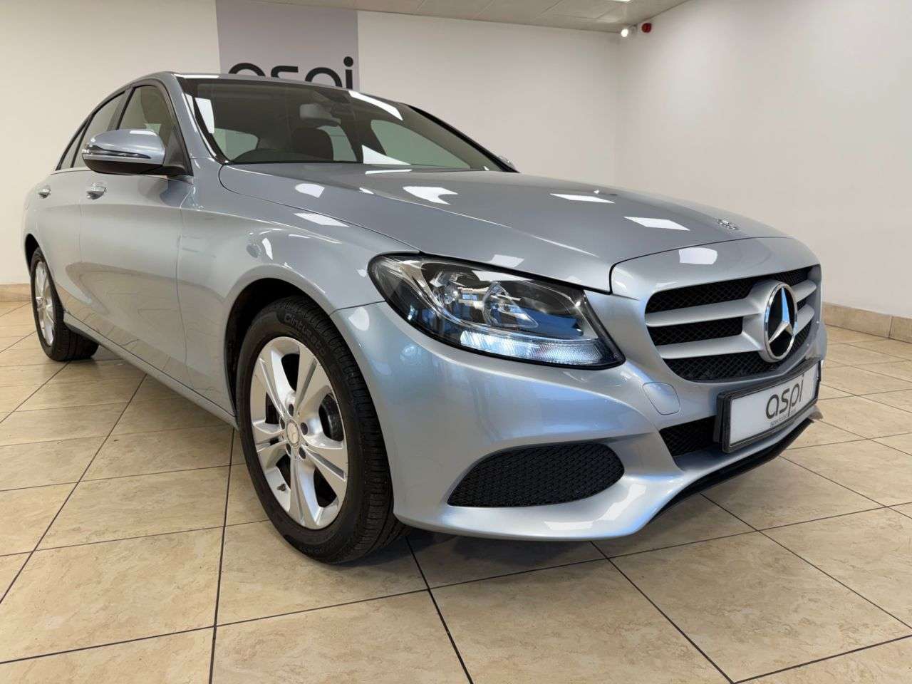 A 2016 MERCEDES-BENZ C-CLASS 2.0 C200 SE Saloon 4dr Petrol 7G-Tronic+ Euro 6 (s/s) (184 ps) CRUISE CONTR A 2016 MERCEDES-BENZ C-CLASS 2.0 C200 SE Saloon 4dr Petrol 7G-Tronic+ Euro 6 (s/s) (184 ps) CRUISE CONTR