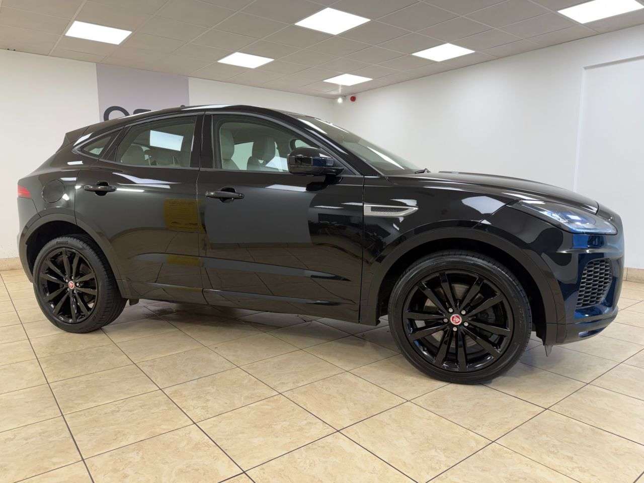 2019 JAGUAR E-PACE 2019 JAGUAR E-PACE