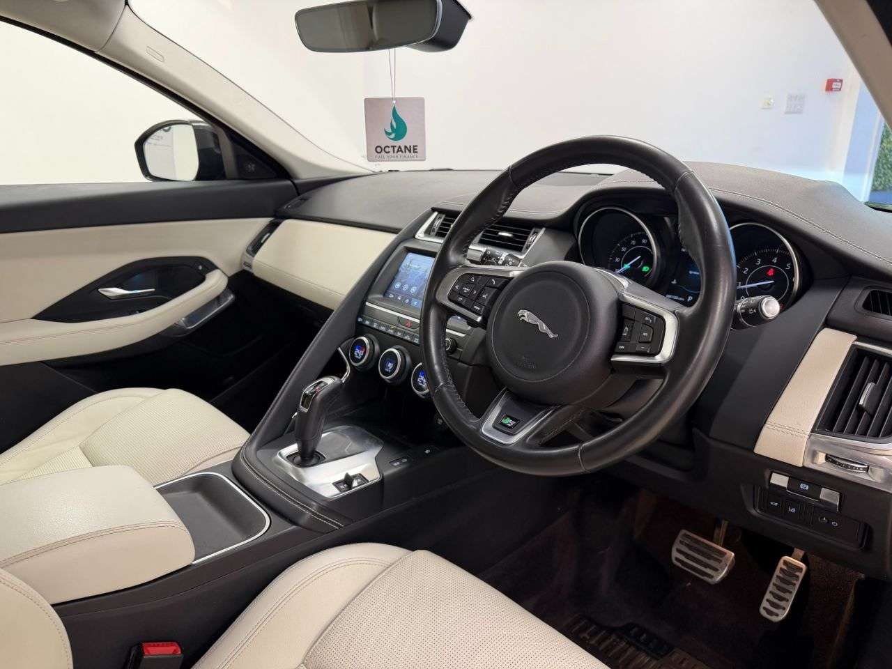 2019 JAGUAR E-PACE 2019 JAGUAR E-PACE