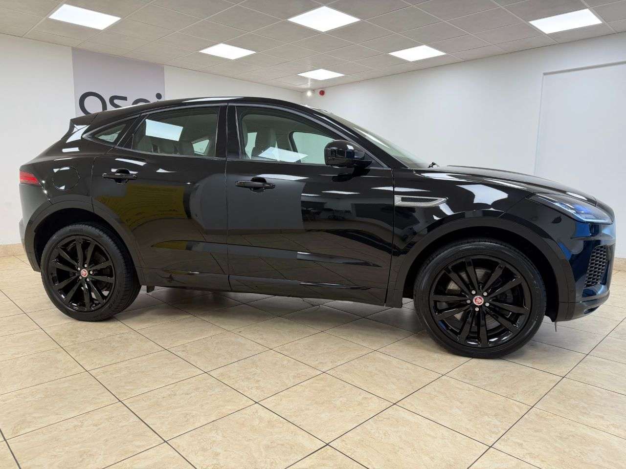 2019 JAGUAR E-PACE 2019 JAGUAR E-PACE