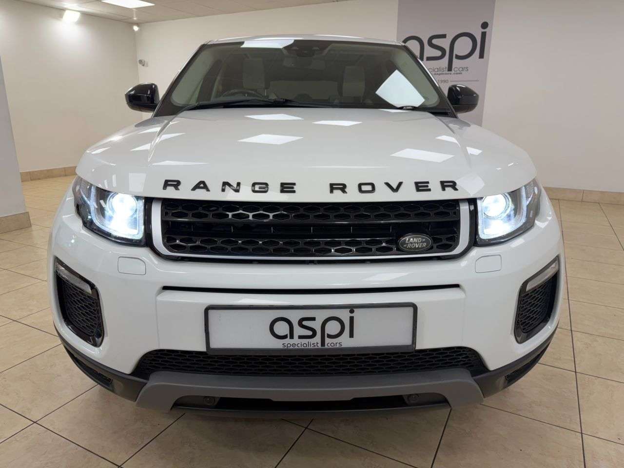 A 2015 LAND ROVER RANGE ROVER EVOQUE 2.0 TD4 SE Tech SUV 5dr Diesel Auto 4WD Euro 6 (s/s) (180 ps) CLIMATE, MEDI A 2015 LAND ROVER RANGE ROVER EVOQUE 2.0 TD4 SE Tech SUV 5dr Diesel Auto 4WD Euro 6 (s/s) (180 ps) CLIMATE, MEDI